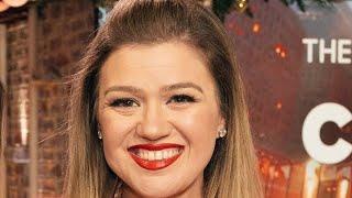 "Kelly Clarkson's Stunning Transformation Wows Fans"